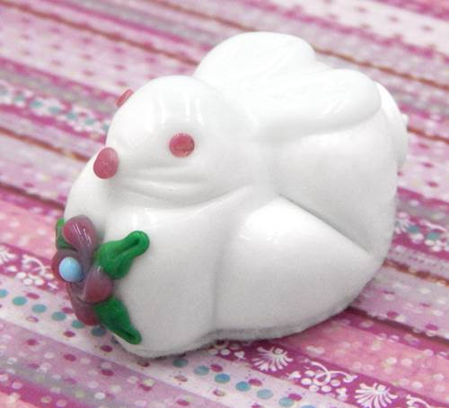 Click to view detail for HG-215 White Chocolate, Bunny $50